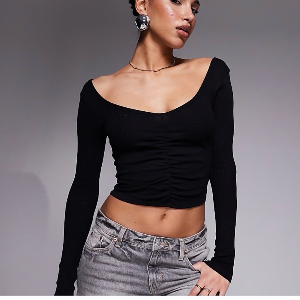 American Eagle Outfitters Black Gathered Long Sleeve Tee